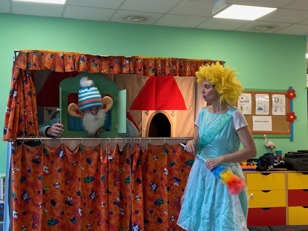 DIVADLO O PRINCEZNĚ PAMPELIŠCE